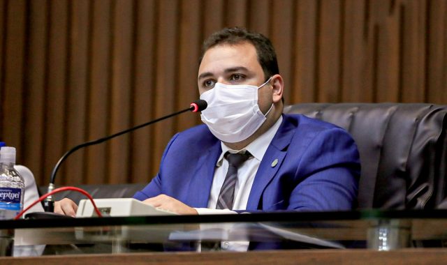 Roberto Cidade sugere tratamento fisioterapêutico de mulheres mastectomizadas