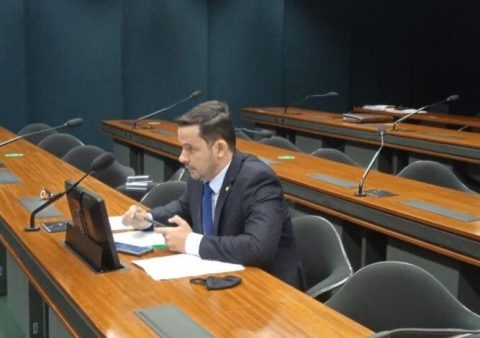 PL sugere multa para agressor de violência contra mulher