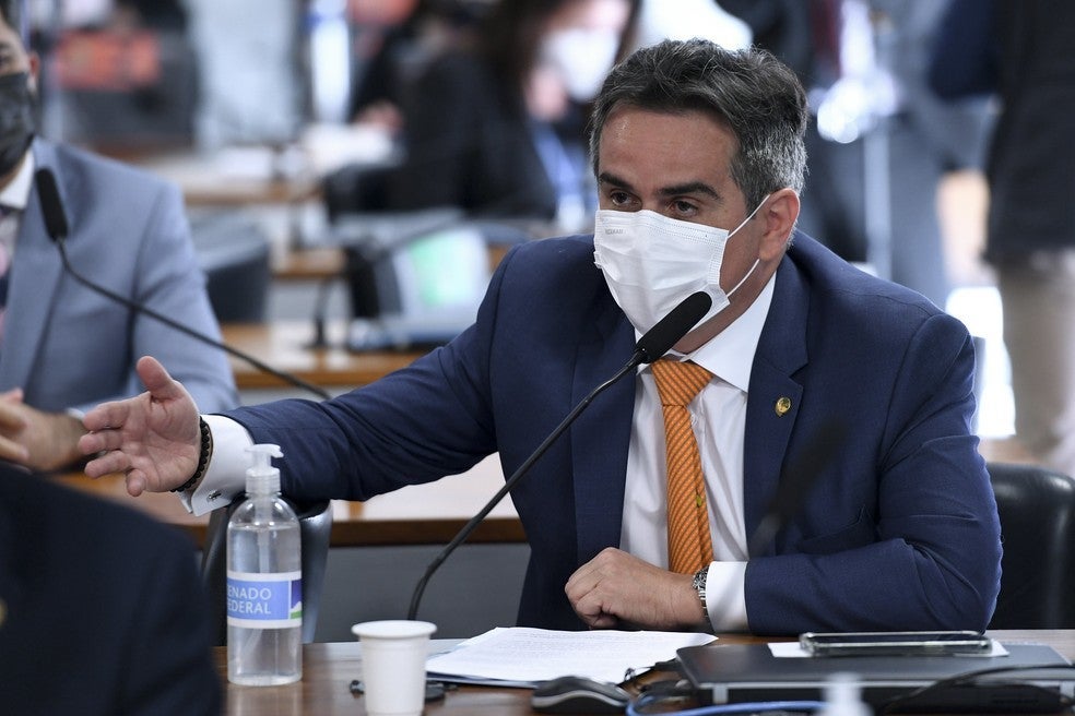 Bolsonaro diz que ‘pequena mudança ministerial deve ocorrer na segunda-feira’