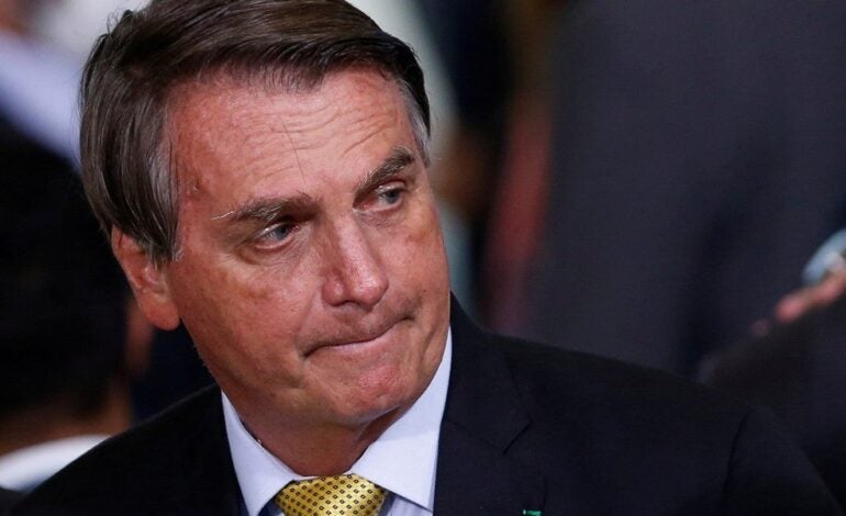 TSE pede ao STF que Bolsonaro seja investigado por disseminação de fake news contra urnas