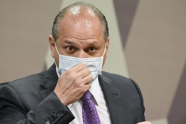 Relator diz que Barros é ‘comandante de roubalheira’ e deve ser ‘exemplarmente punido’; deputado diz que não há nada contra ele