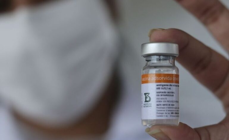 Senado quer saber por que cidadãos imunizados morreram por Covid