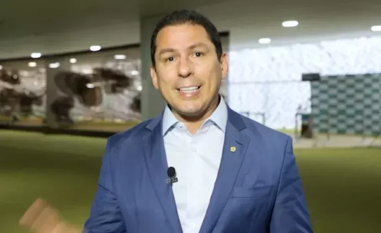 Marcelo Ramos: "O parlamento é mais forte do que tanques nas ruas"