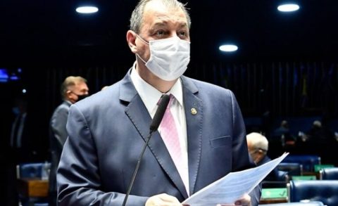 Omar será relator de projeto para criar Memorial das vítimas da Covid-19