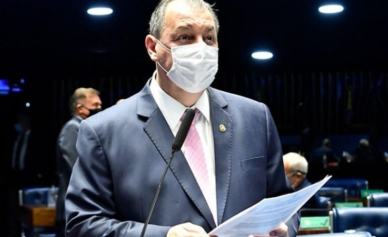 Omar será relator de projeto para criar Memorial das vítimas da Covid-19