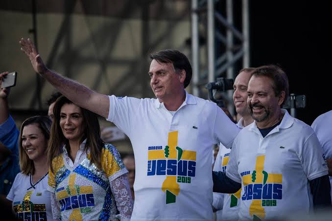 Presidente Jair Bolsonaro desembarca em Manaus e participa da ‘Marcha para Jesus’