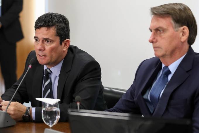 Eleito, Moro telefona para Bolsonaro e declara apoio contra Lula