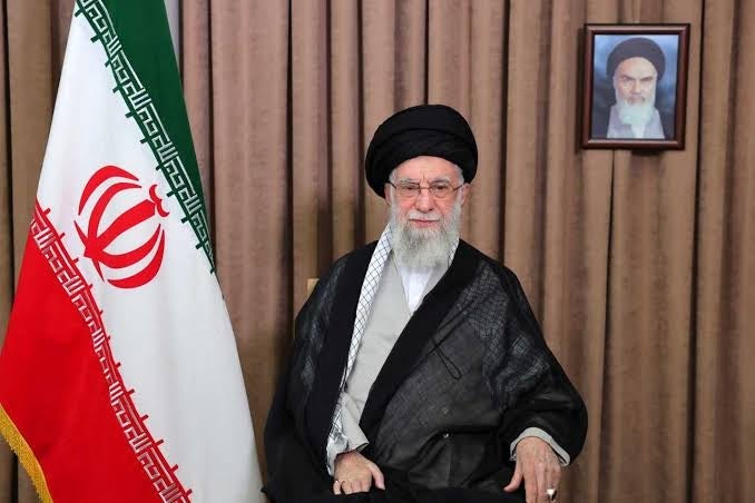 Líder iraniano volta à TV e reforça posição contra ofensivas externas