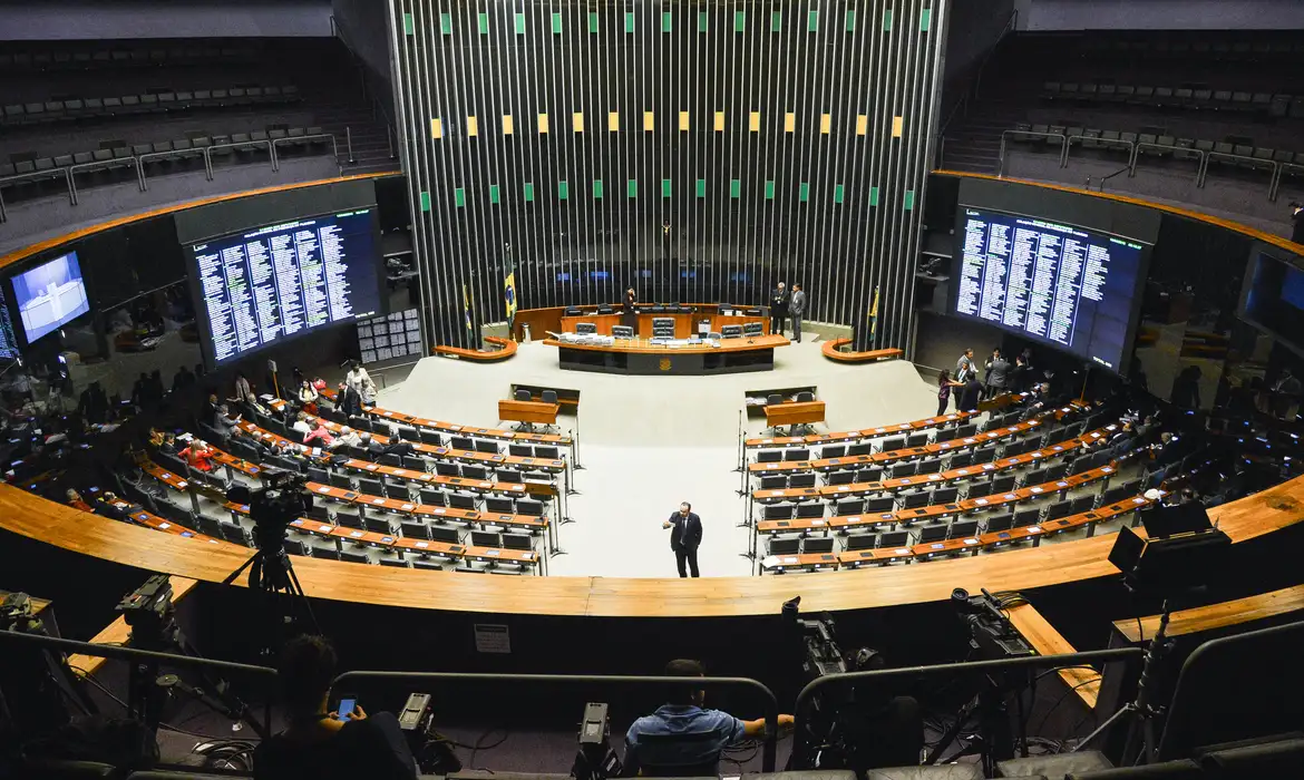 Fux suspende redistribuição de cadeiras na Câmara e mantém composição atual para as eleições de 2026