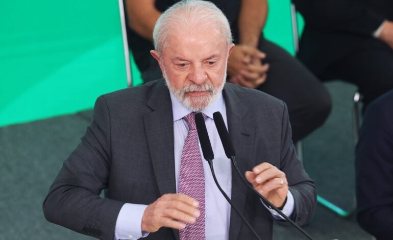 Presidente Lula em cerimônia oficial antes de embarque para a viagem ao Sudeste Asiático - Foto: Valter Campanato/Agência Brasil