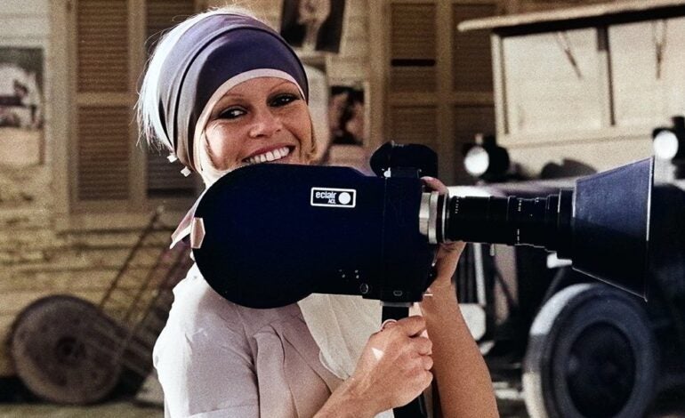 Brigitte Bardot, de 91 anos, segue internada em Toulon após cirurgia; família não comentou o caso - Foto: Reprodução/ Instagram @brigittebardot_collections