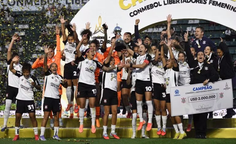 Com título da Libertadores, Corinthians garante vaga Copa dos Campeões da Fifa